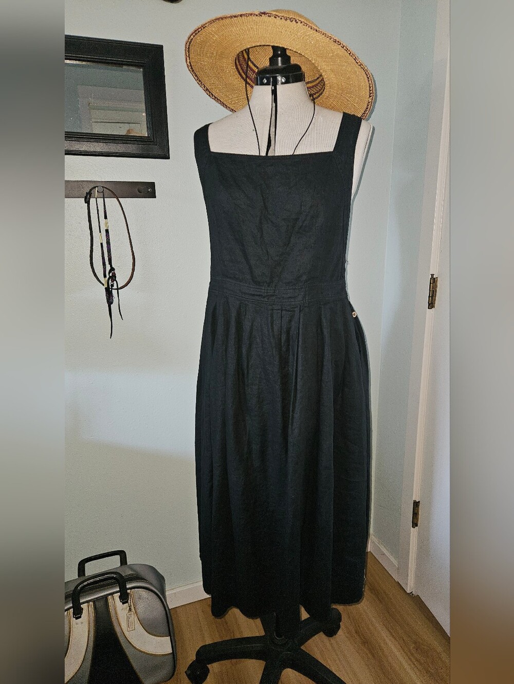 Sleeveless Black Midi Linen Dress with Square Neck